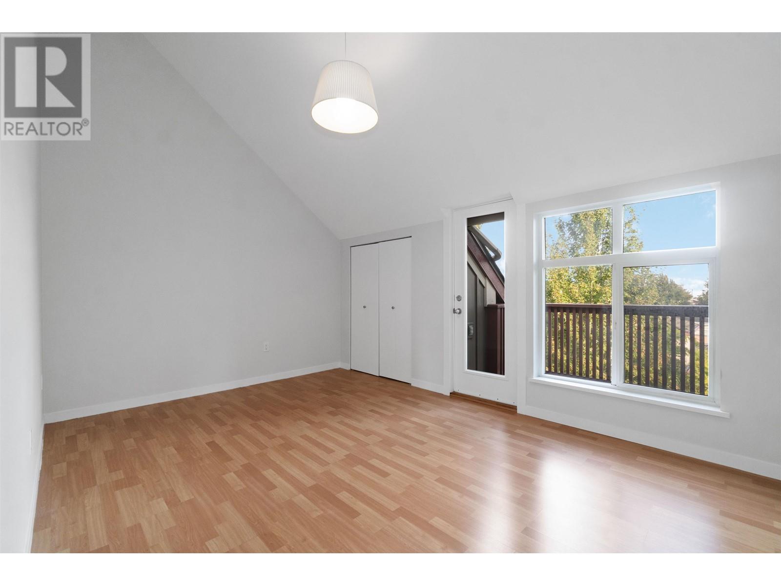 Listing Picture 20 of 37 : 401 4272 ALBERT STREET, Burnaby / 本拿比 - 魯藝地產 Yvonne Lu Group - MLS Medallion Club Member