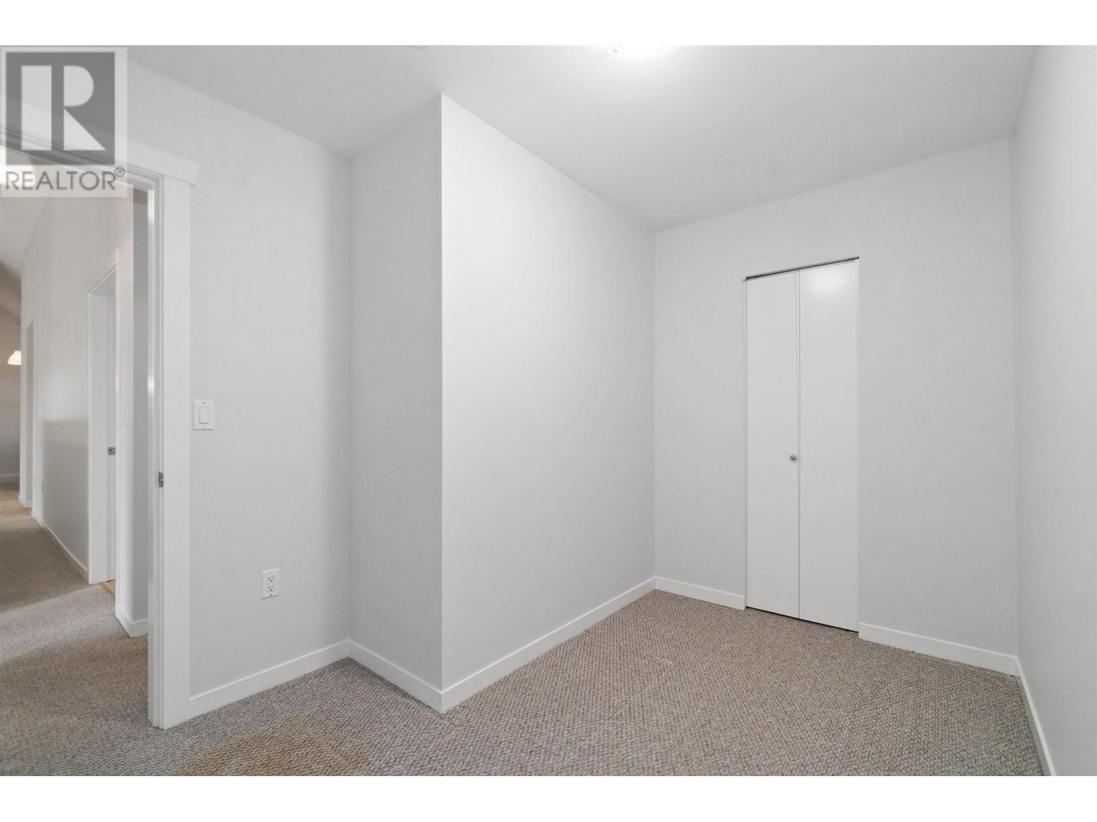 Listing Picture 26 of 37 : 401 4272 ALBERT STREET, Burnaby / 本拿比 - 魯藝地產 Yvonne Lu Group - MLS Medallion Club Member