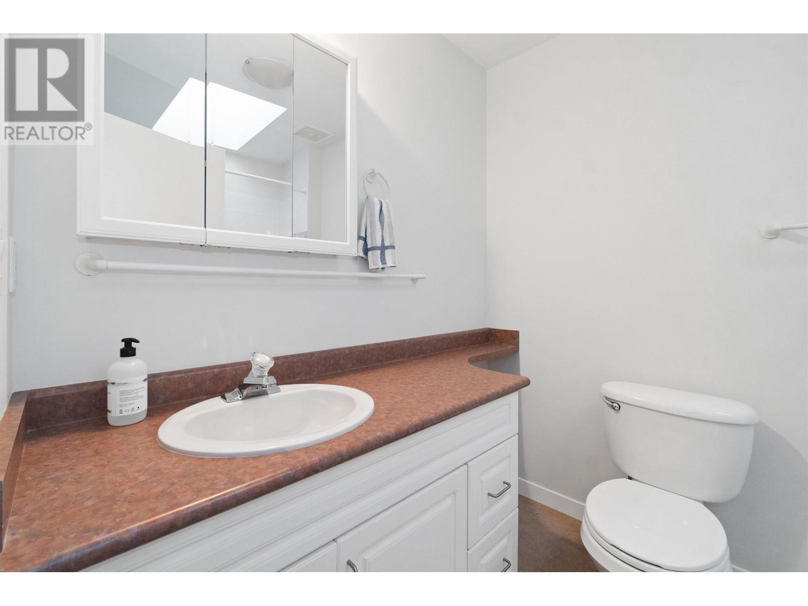 Listing Picture 15 of 37 : 401 4272 ALBERT STREET, Burnaby / 本拿比 - 魯藝地產 Yvonne Lu Group - MLS Medallion Club Member