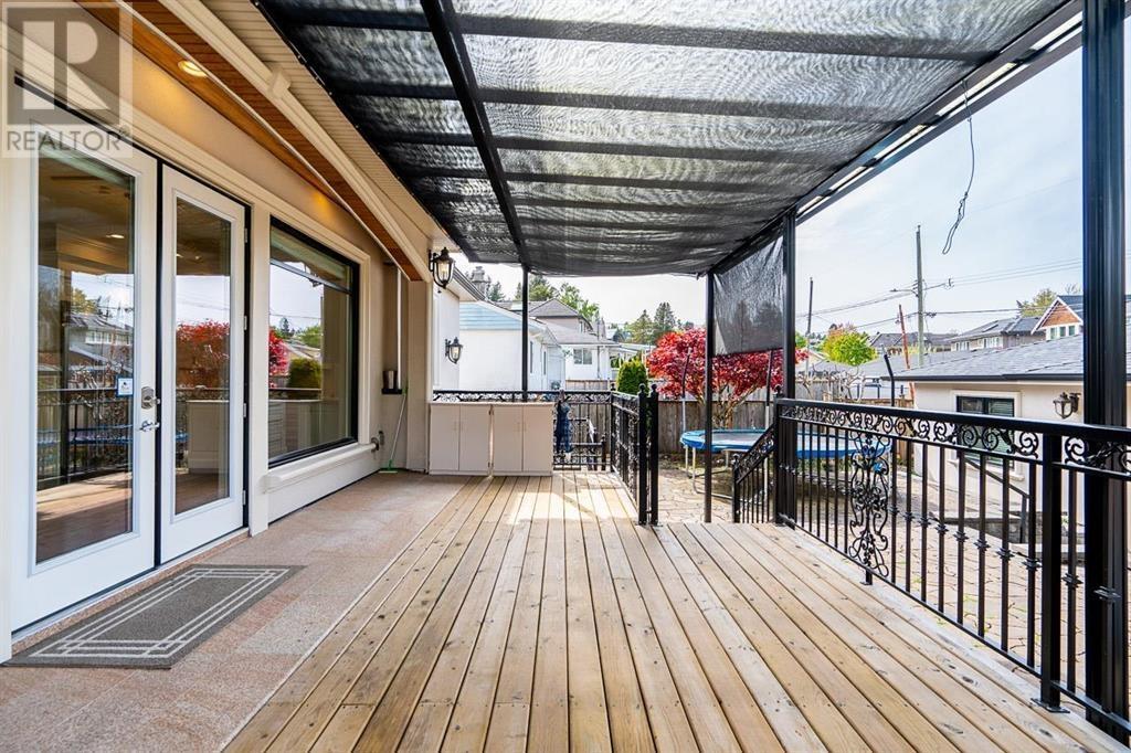 Property at 2653 MCBAIN AVENUE image 3