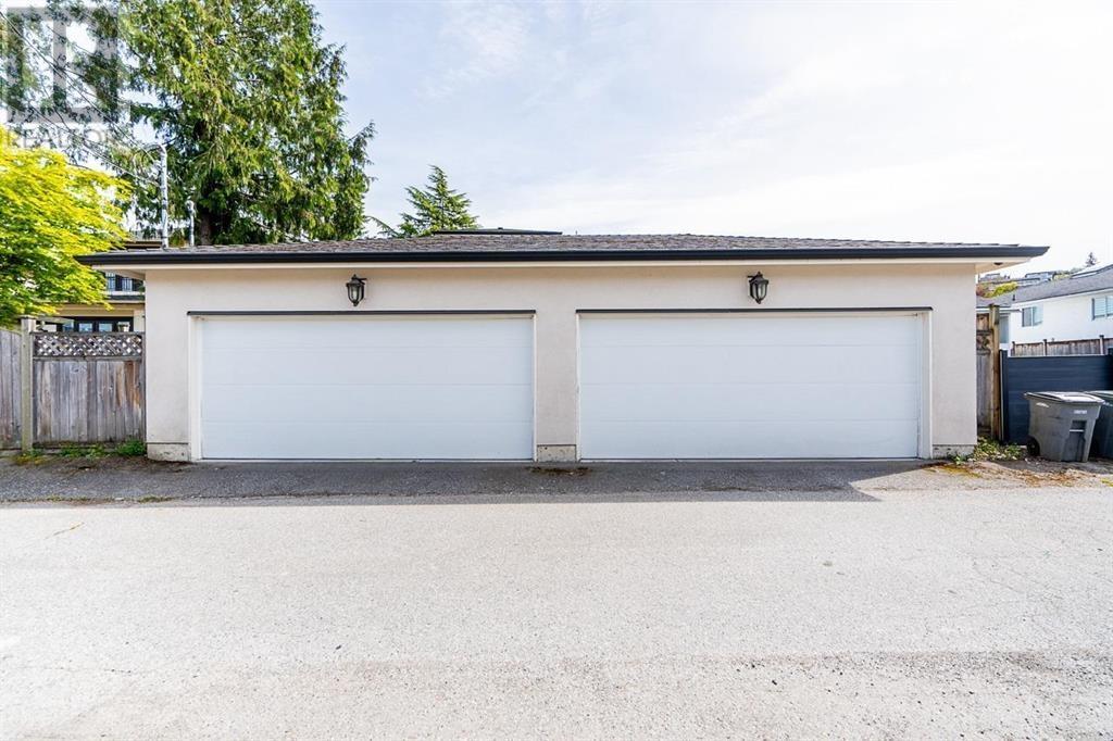 Property at 2653 MCBAIN AVENUE image 2