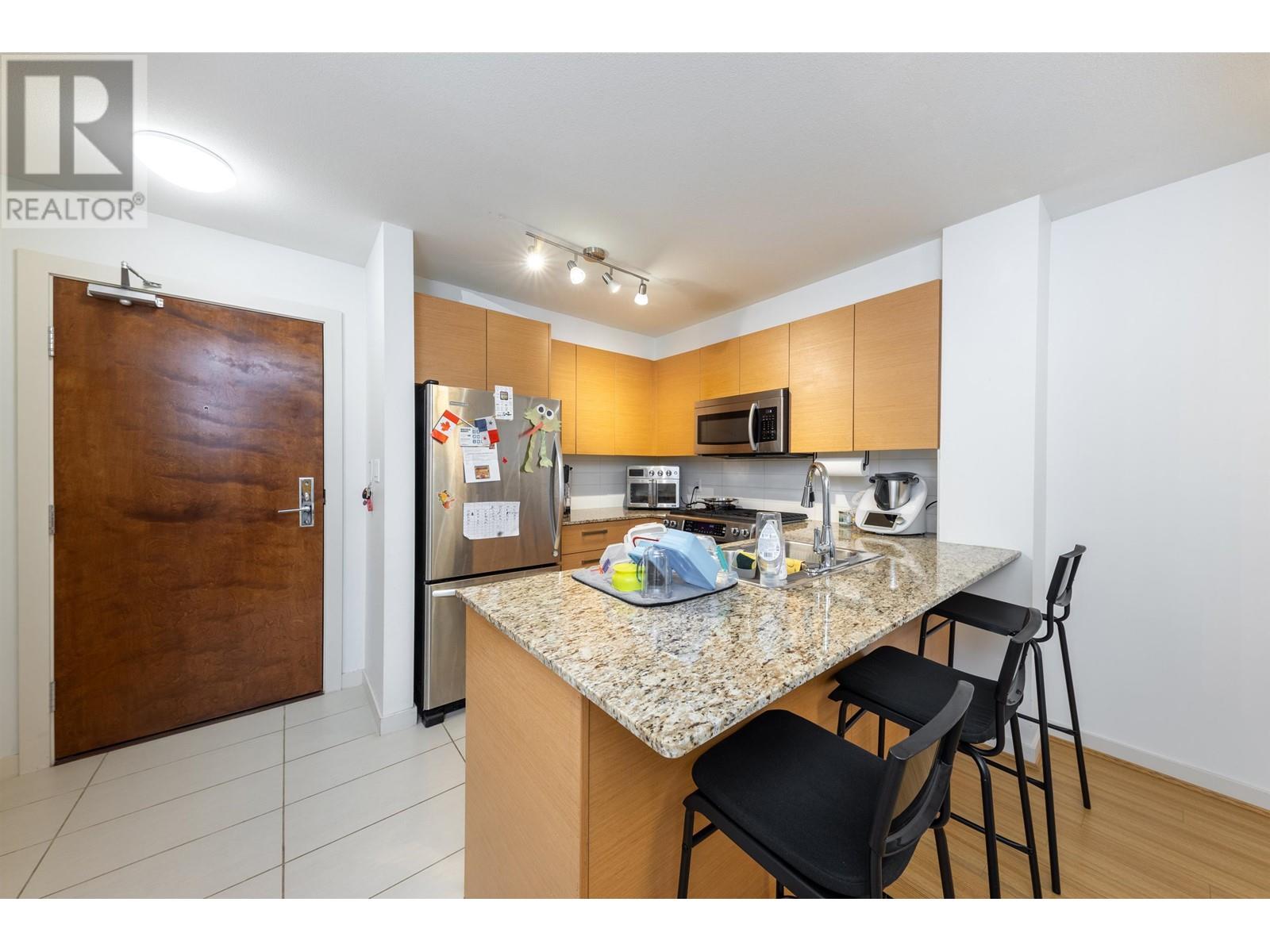 307 5665 Irmin Street, Burnaby, British Columbia  V5J 0C4 - Photo 3 - R2959417