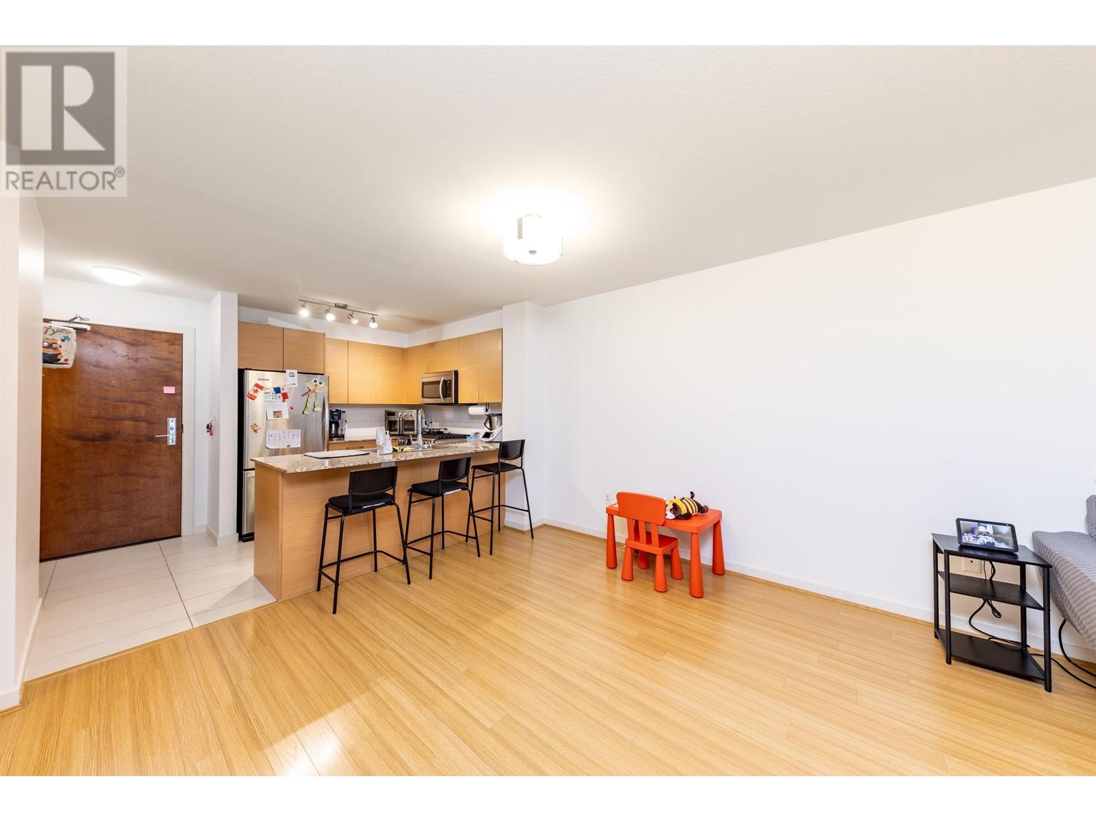 307 5665 Irmin Street, Burnaby, British Columbia  V5J 0C4 - Photo 7 - R2959417