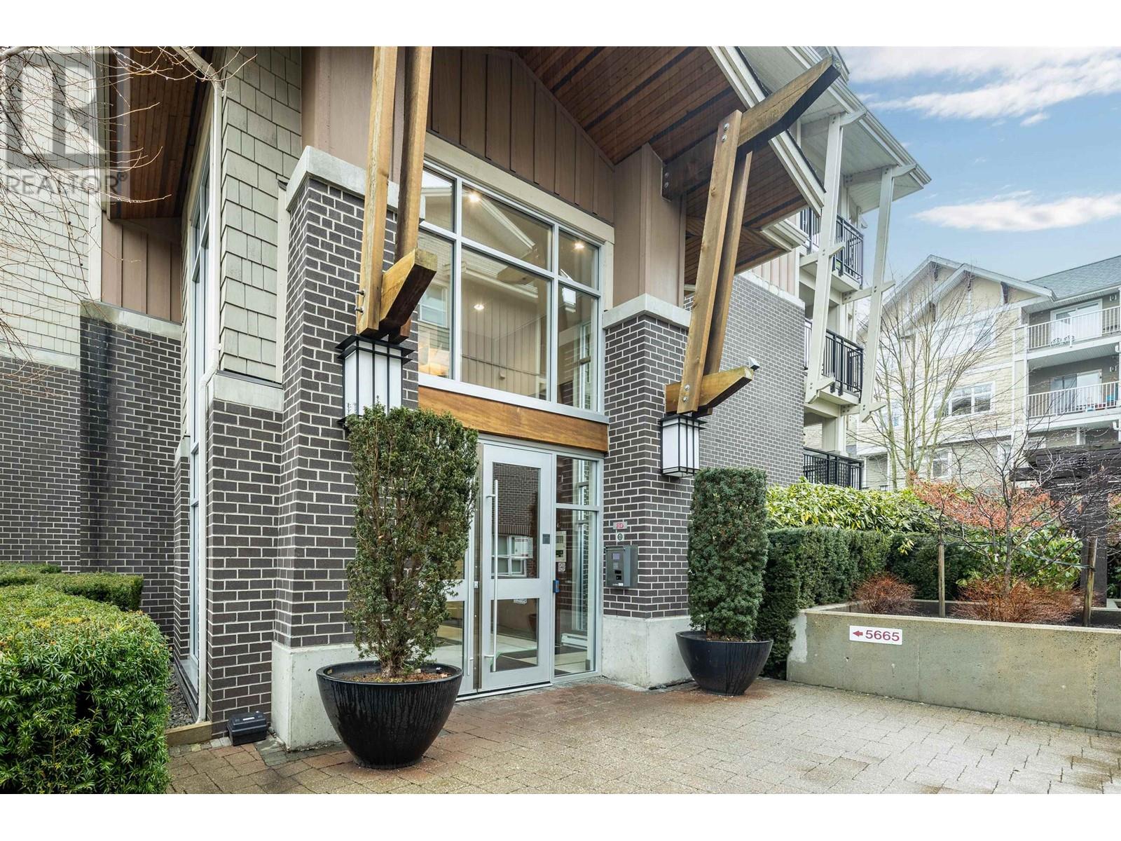 307 5665 Irmin Street, Burnaby, British Columbia  V5J 0C4 - Photo 2 - R2959417