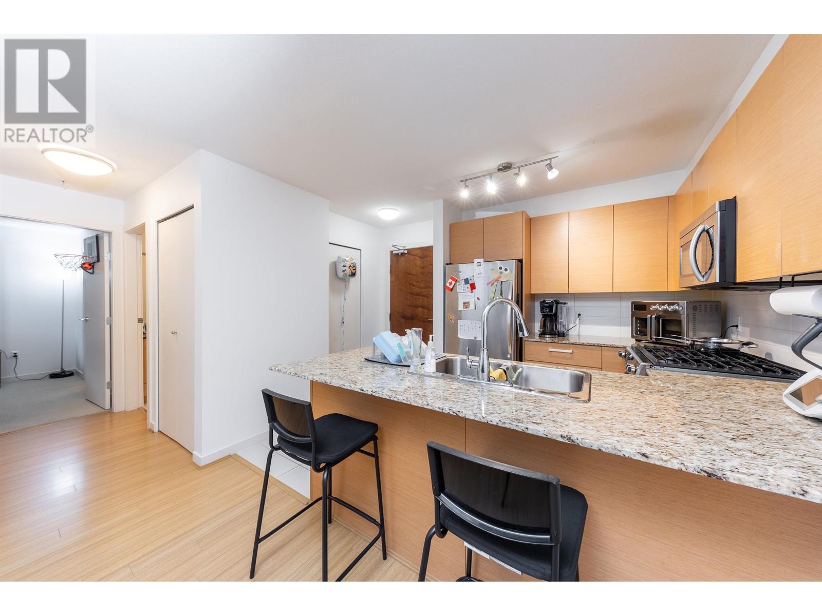 307 5665 Irmin Street, Burnaby, British Columbia  V5J 0C4 - Photo 5 - R2959417