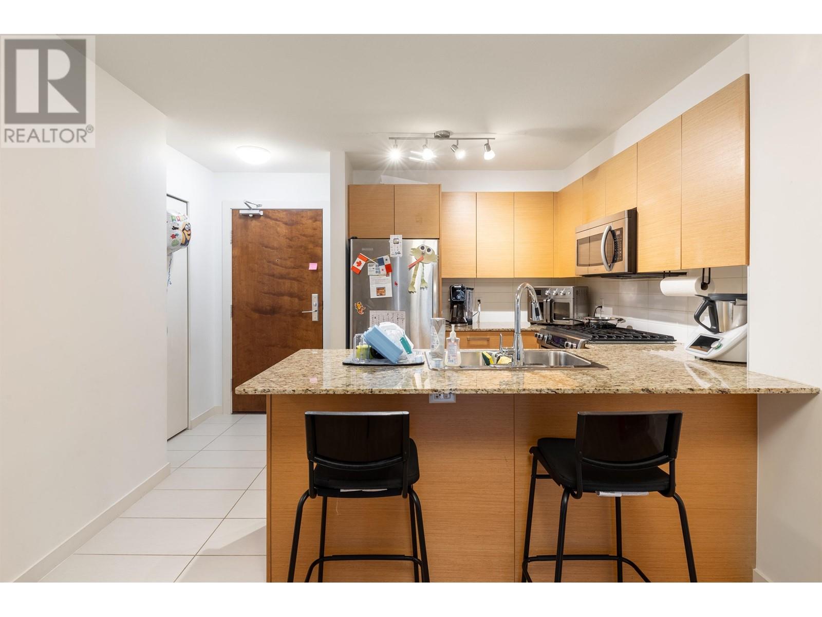 307 5665 Irmin Street, Burnaby, British Columbia  V5J 0C4 - Photo 4 - R2959417