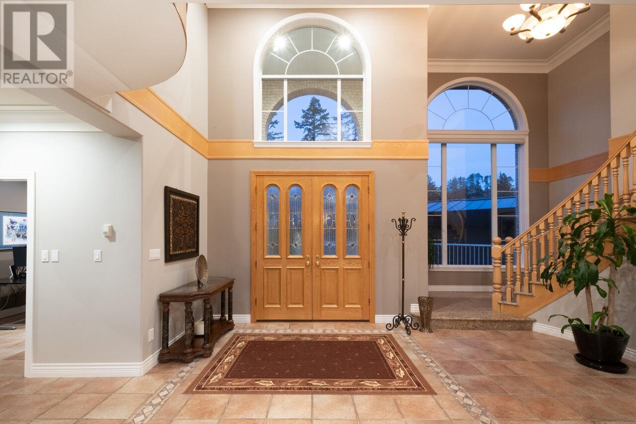 Property at 242 TURTLEHEAD ROAD image 3