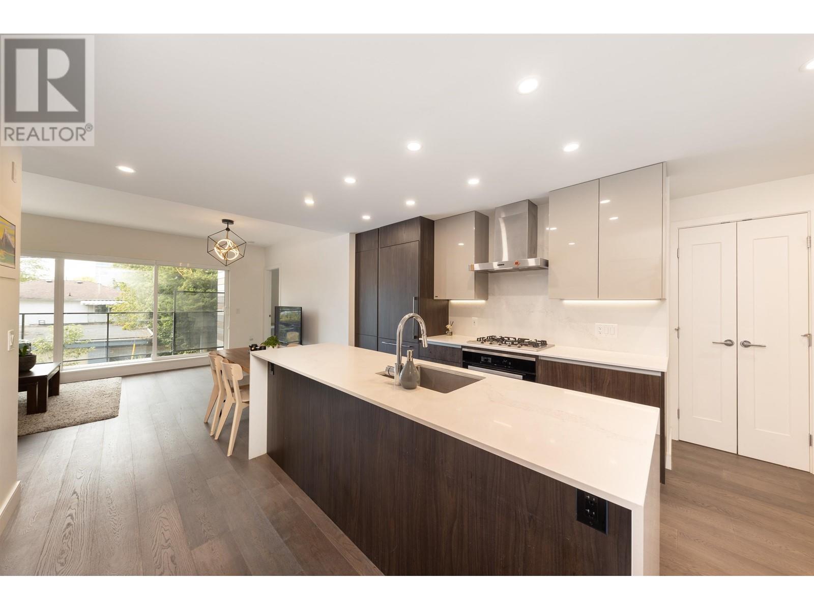 Listing Picture 5 of 39 : 202 477 W 59TH AVENUE, Vancouver / 溫哥華 - 魯藝地產 Yvonne Lu Group - MLS Medallion Club Member