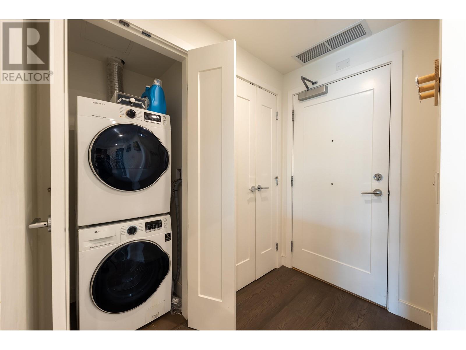 Listing Picture 22 of 39 : 202 477 W 59TH AVENUE, Vancouver / 溫哥華 - 魯藝地產 Yvonne Lu Group - MLS Medallion Club Member