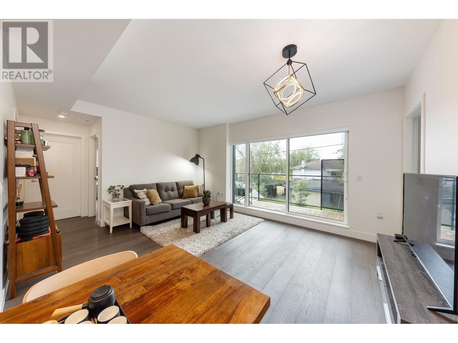 Listing Picture 11 of 39 : 202 477 W 59TH AVENUE, Vancouver / 溫哥華 - 魯藝地產 Yvonne Lu Group - MLS Medallion Club Member