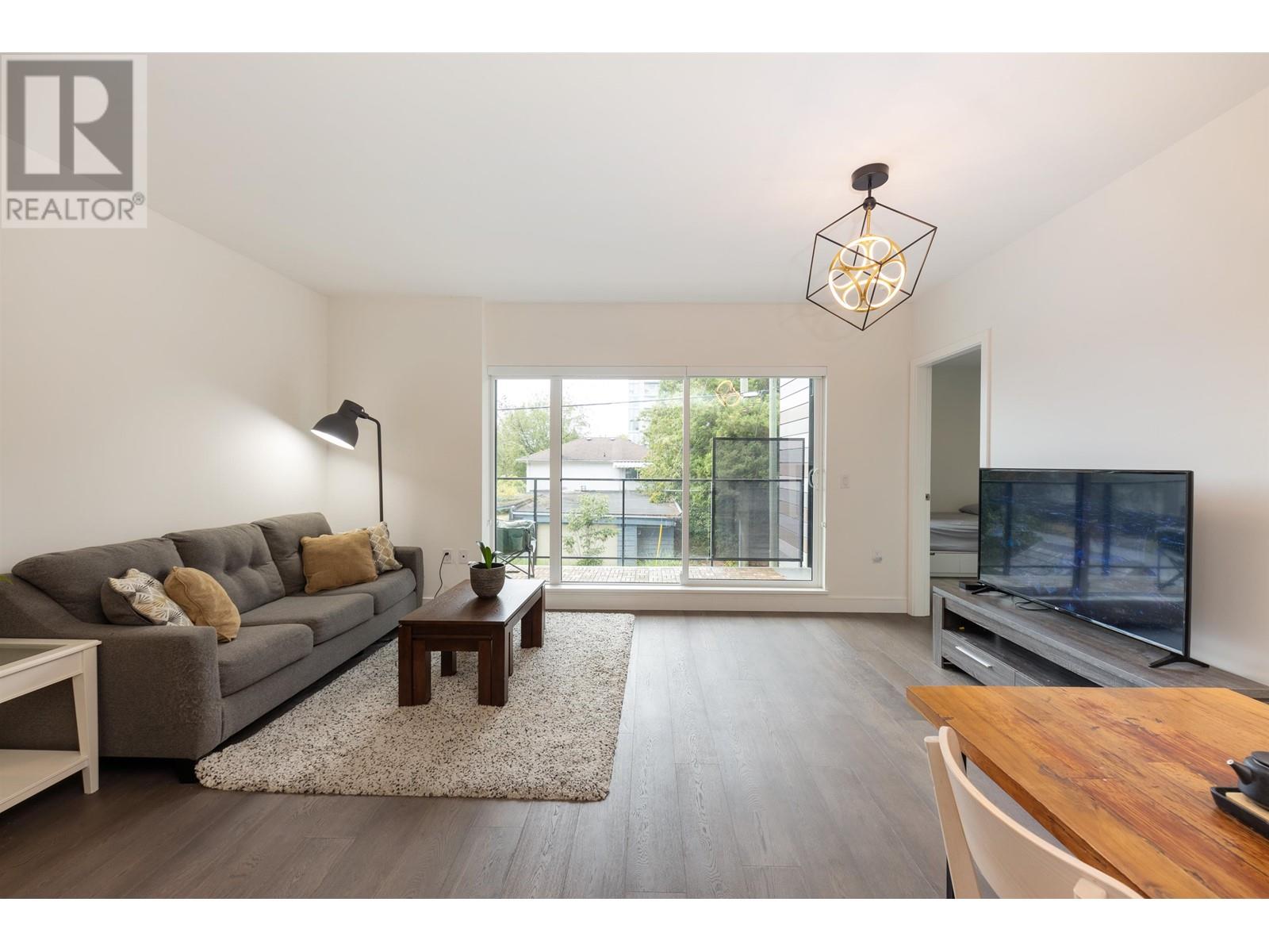 Listing Picture 14 of 39 : 202 477 W 59TH AVENUE, Vancouver / 溫哥華 - 魯藝地產 Yvonne Lu Group - MLS Medallion Club Member