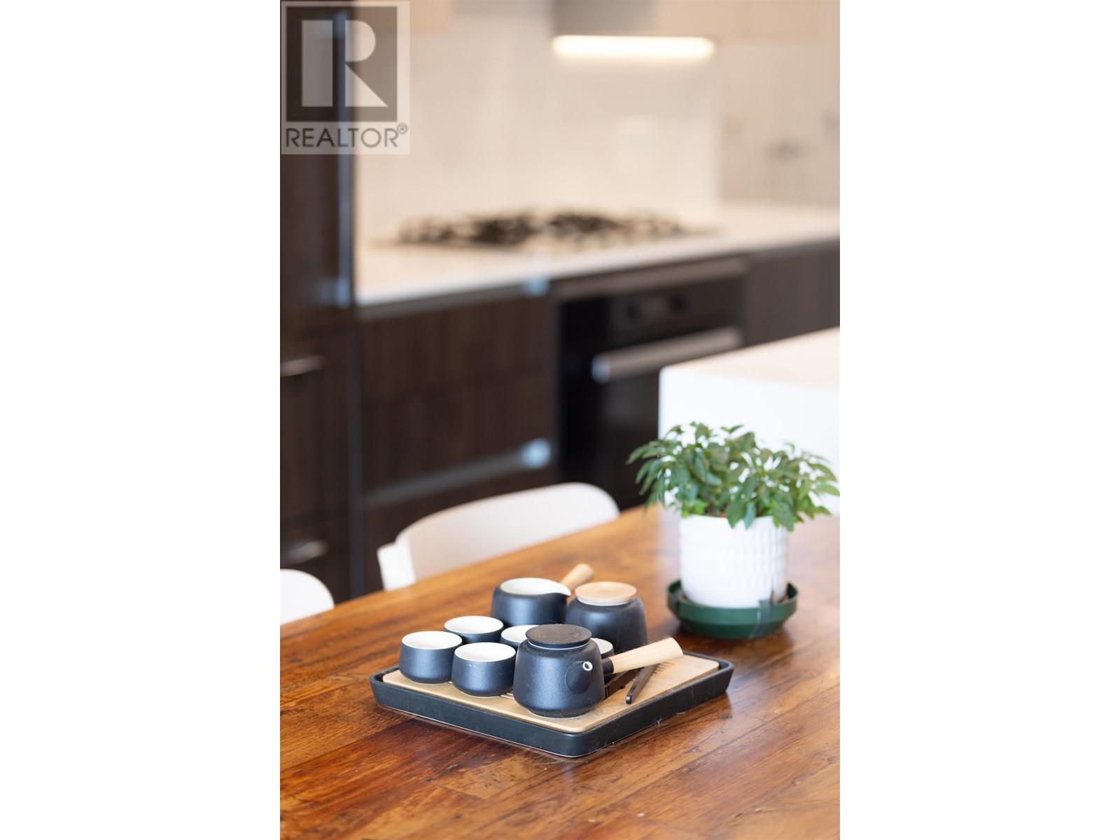 Listing Picture 28 of 39 : 202 477 W 59TH AVENUE, Vancouver / 溫哥華 - 魯藝地產 Yvonne Lu Group - MLS Medallion Club Member