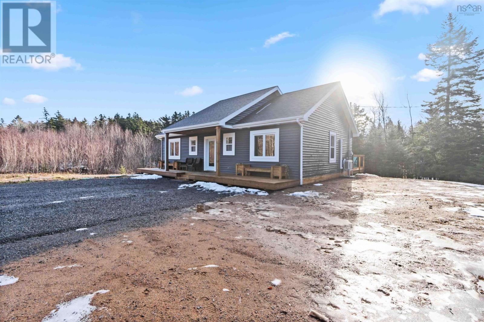 562 Tupper Lake, Tupper Lake, Nova Scotia  B0P 1G0 - Photo 2 - 202502213