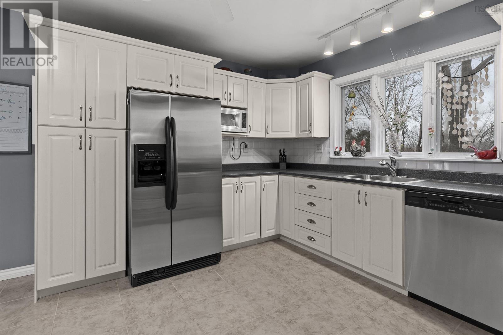 49 Kingston Crescent, Dartmouth, Nova Scotia  B3A 2L9 - Photo 11 - 202502214