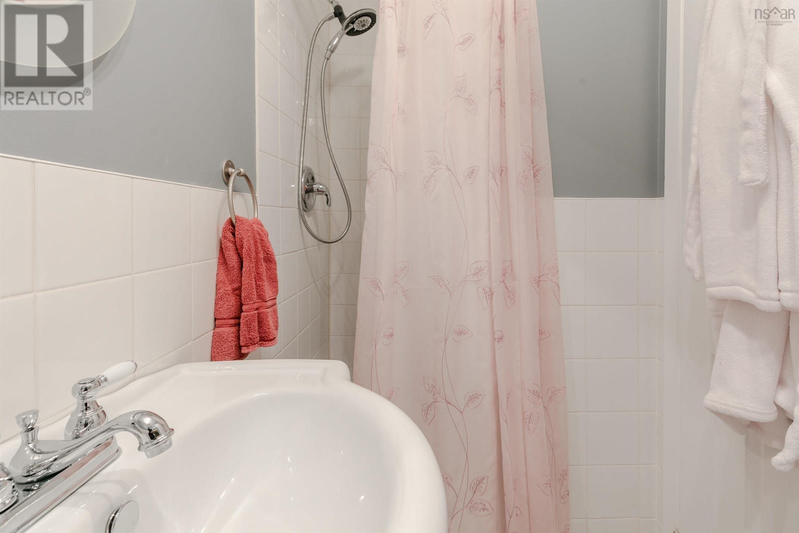 49 Kingston Crescent, Dartmouth, Nova Scotia  B3A 2L9 - Photo 22 - 202502214