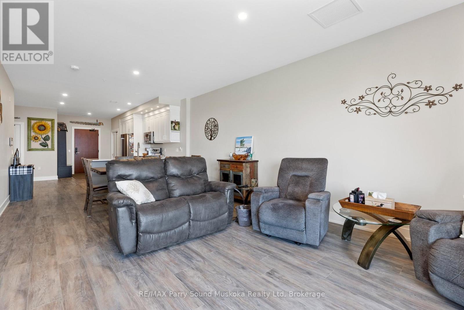 305 - 20 Salt Dock Road, Parry Sound, Ontario  P2A 0E7 - Photo 2 - X11954649