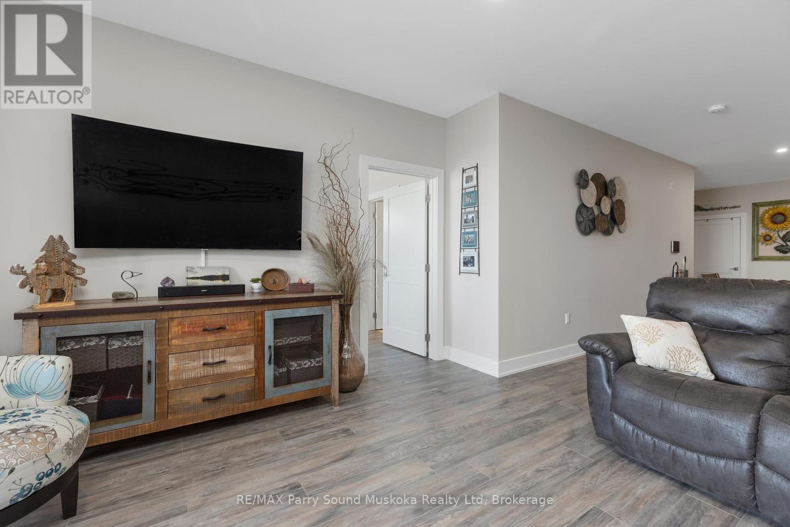 305 - 20 Salt Dock Road, Parry Sound, Ontario  P2A 0E7 - Photo 4 - X11954649