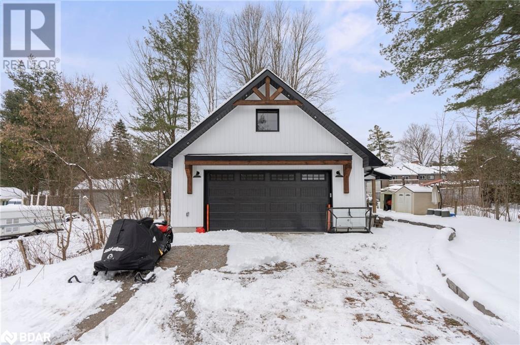 Property at 731 PINEGROVE Avenue image 2