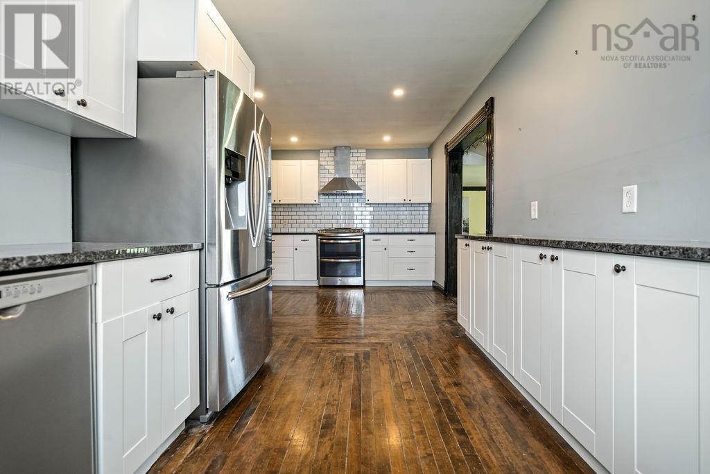 472 Main Street, Parrsboro, Nova Scotia  B0M 1S0 - Photo 3 - 202502226