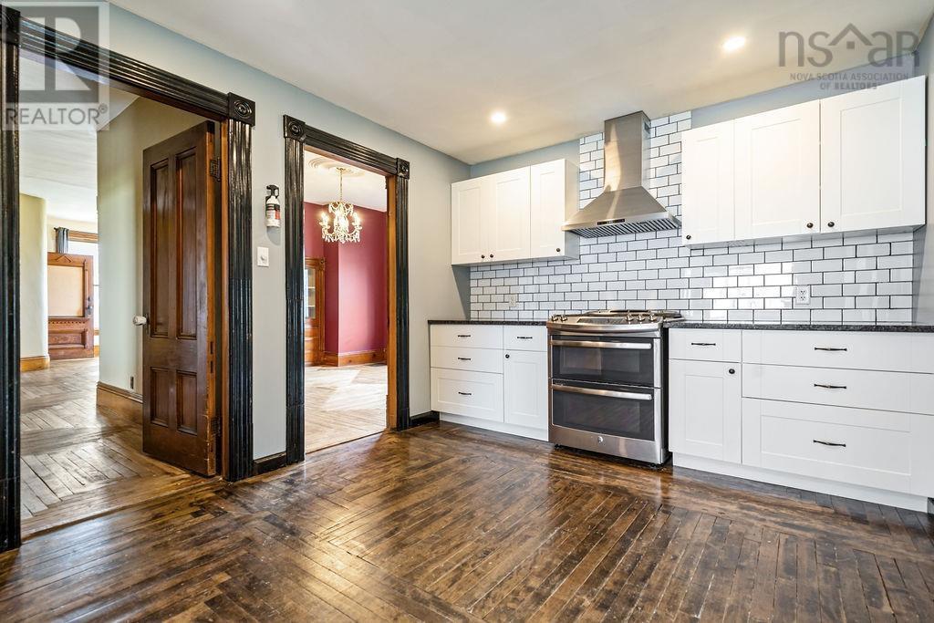 472 Main Street, Parrsboro, Nova Scotia  B0M 1S0 - Photo 5 - 202502226