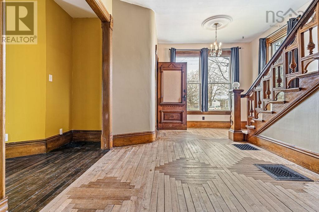 472 Main Street, Parrsboro, Nova Scotia  B0M 1S0 - Photo 9 - 202502226