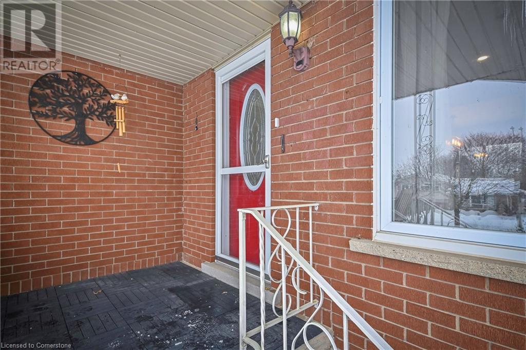 214 Winfield Avenue, Waterloo, Ontario  N2J 3M9 - Photo 2 - 40695209