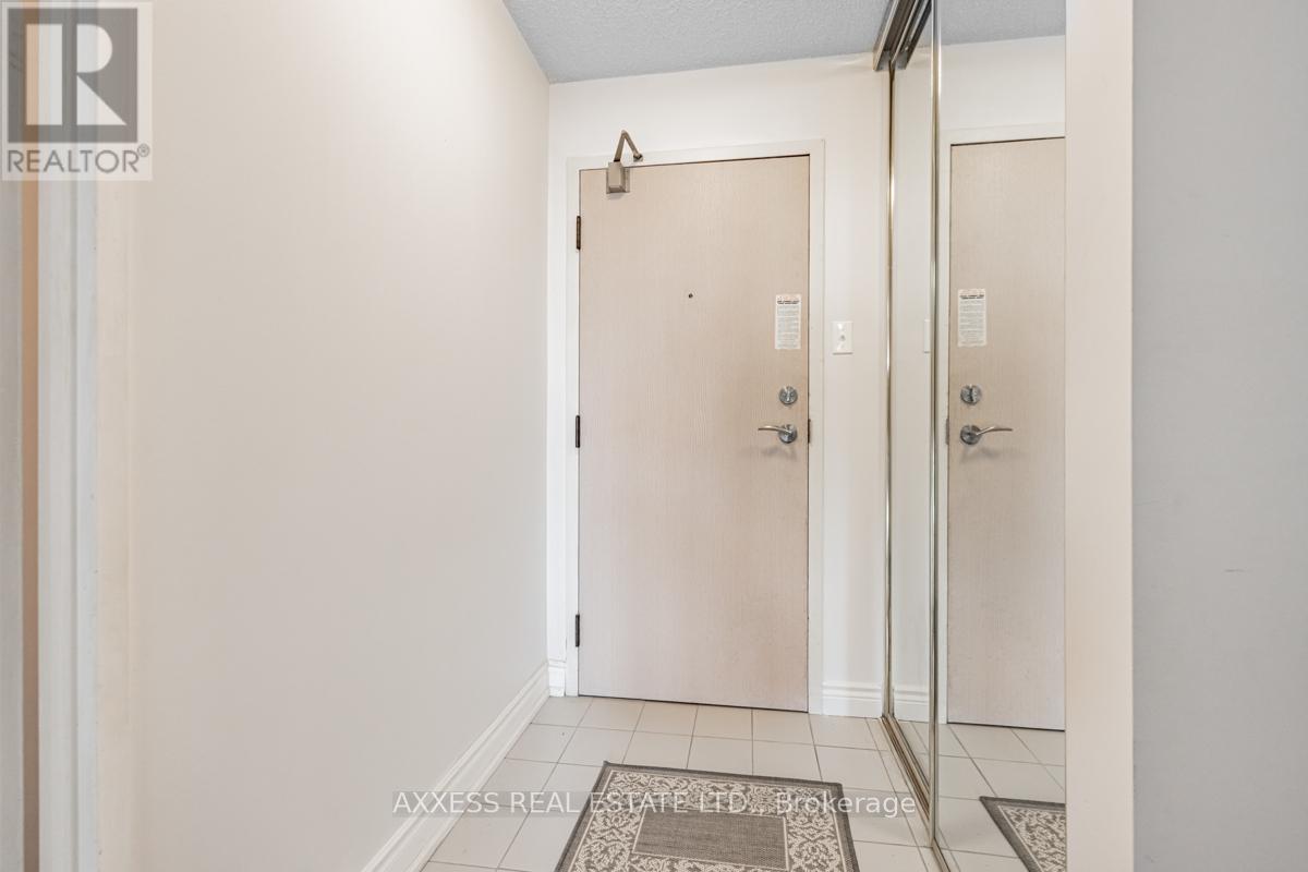 1105 - 330 Rathburn Road W, Mississauga, Ontario  L5B 3Y1 - Photo 2 - W11954882