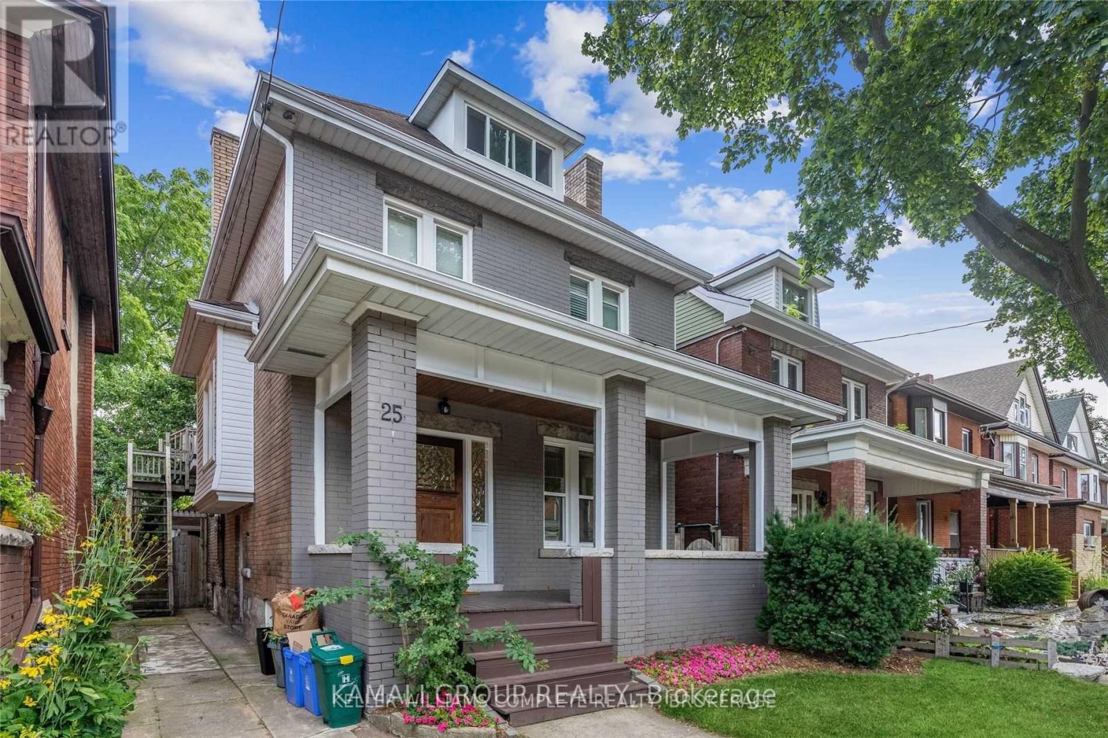 UPPER - 25 SPADINA AVENUE, Hamilton, Ontario