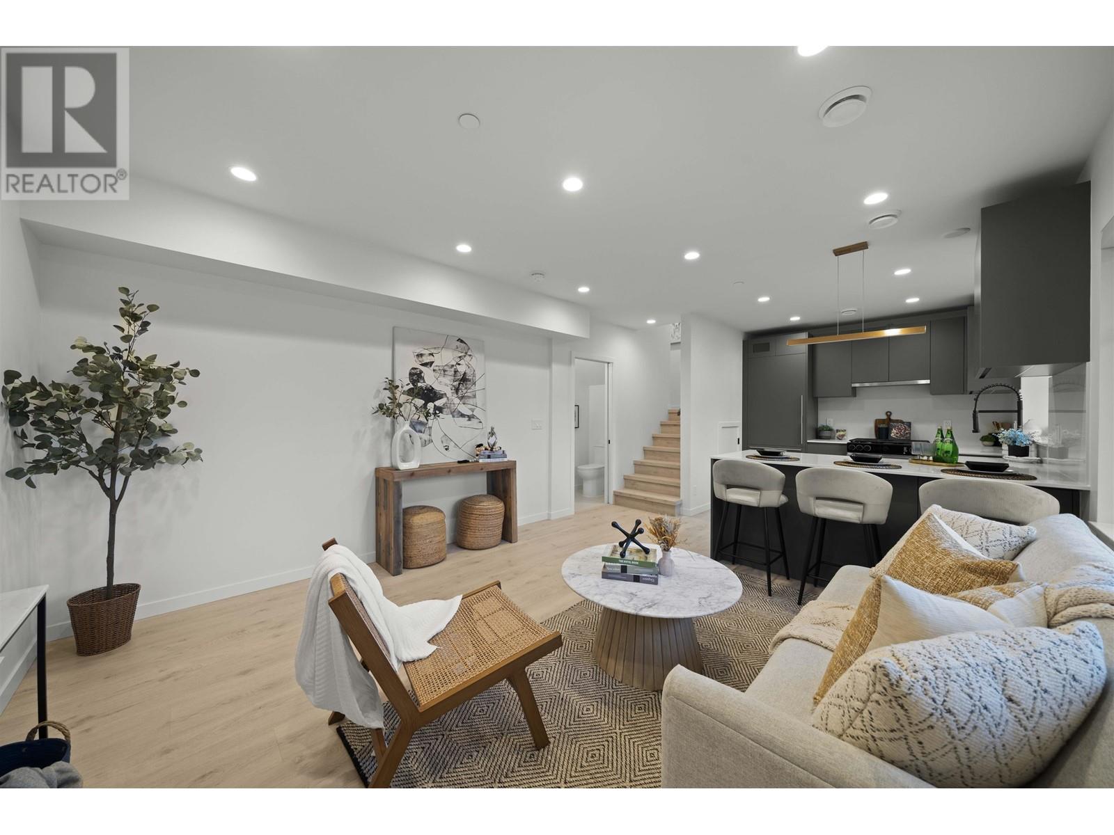 1 3531 Marshall Street, Vancouver, British Columbia  V5N 4S2 - Photo 2 - R2963245