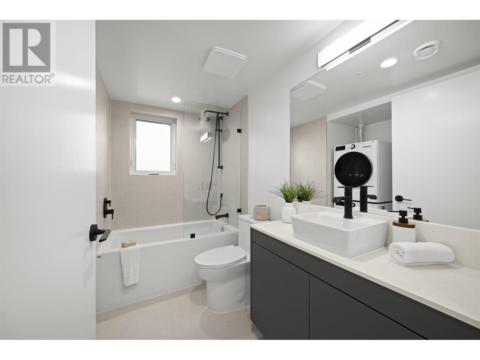 1 3531 Marshall Street, Vancouver, British Columbia  V5N 4S2 - Photo 6 - R2963245