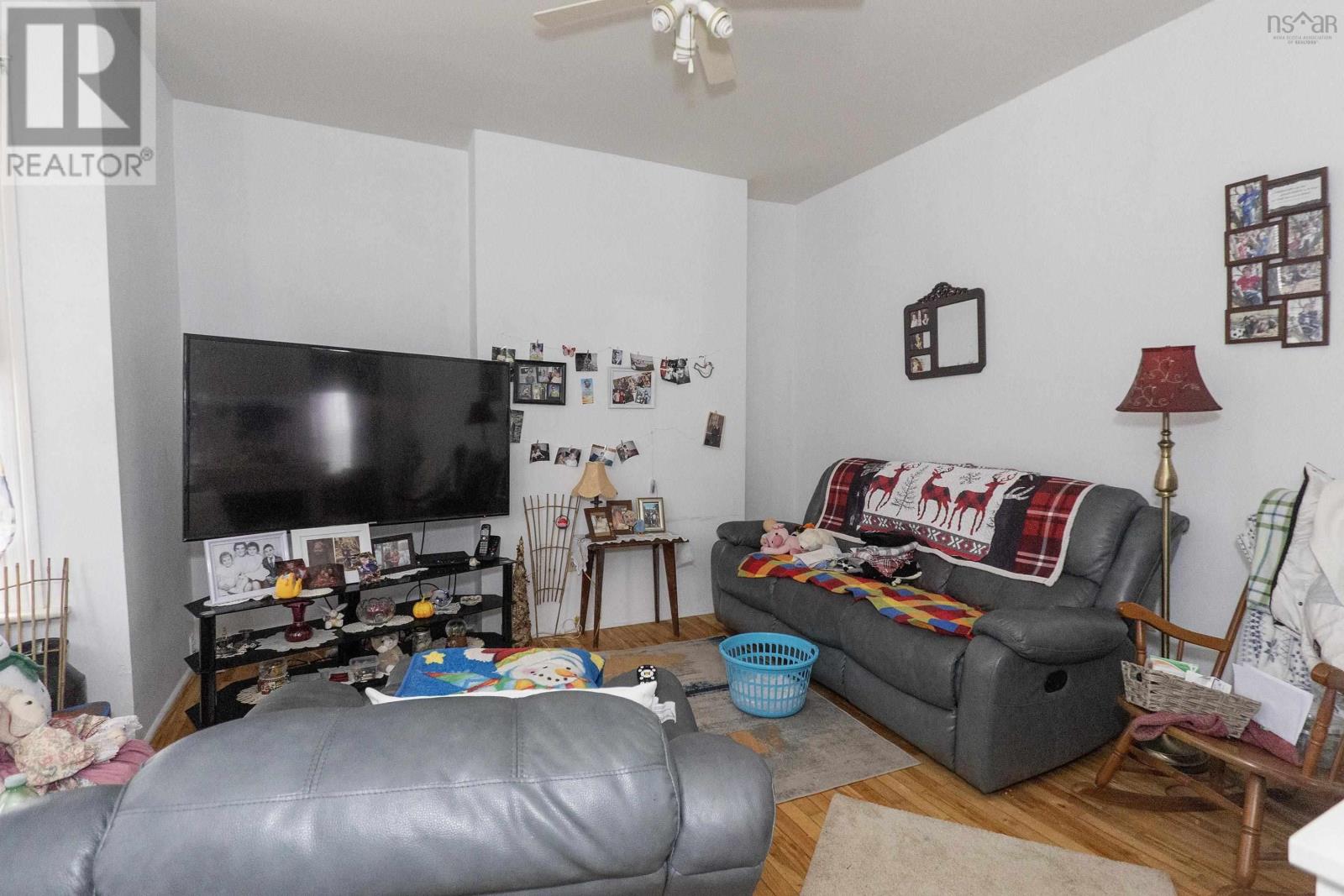 11 Robie Street, Amherst, Nova Scotia  B4H 3K3 - Photo 12 - 202502237