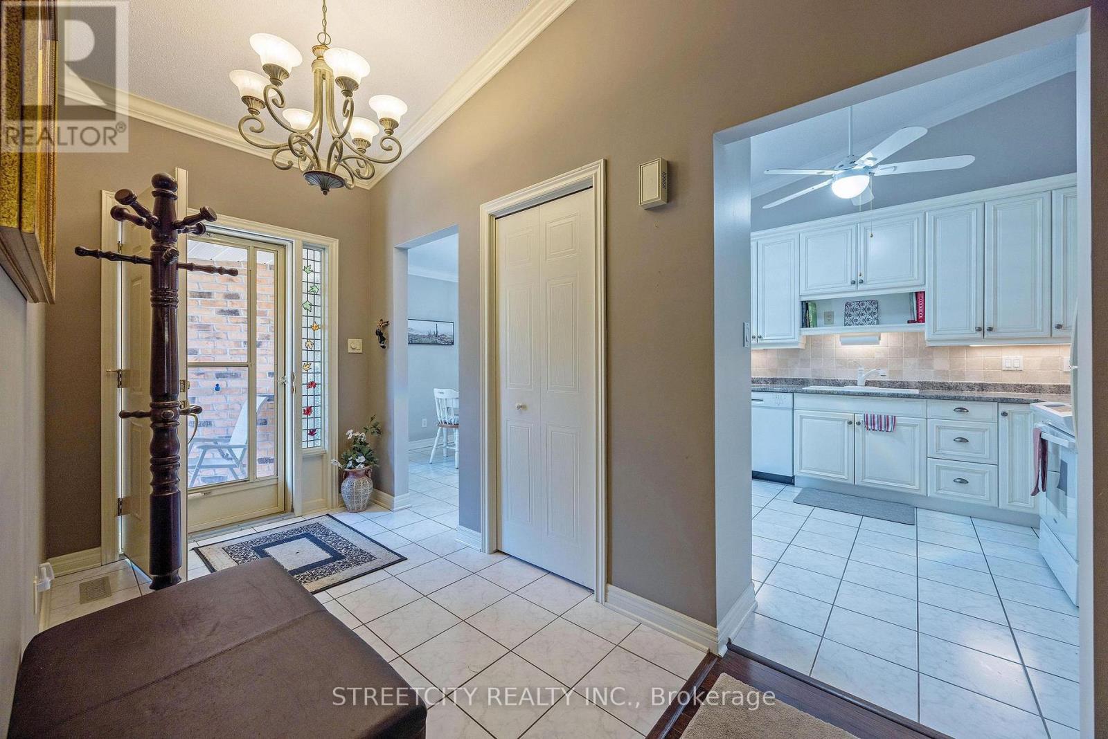 Property at 8 - 445 RIVERSIDE DRIVE image 4