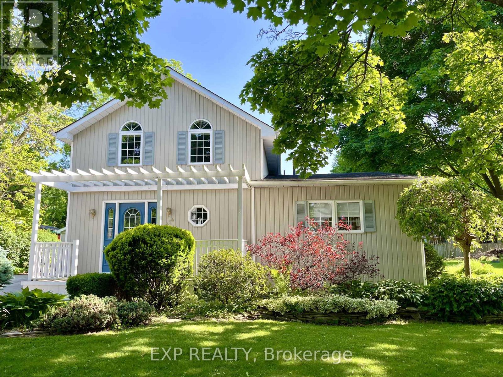 414 Simcoe St Street
