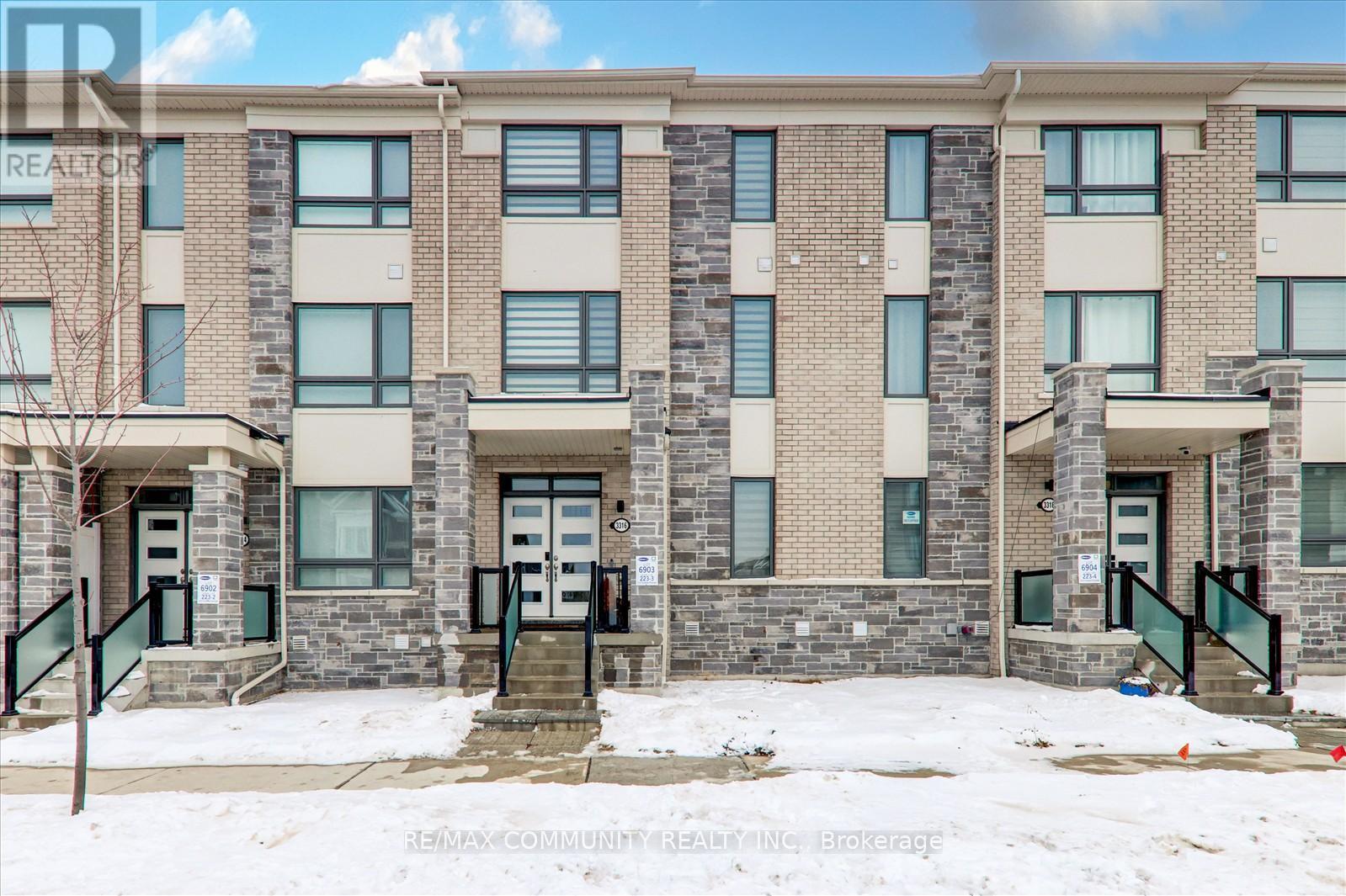 3316 THUNDERBIRD PROMENADE, Pickering, Ontario