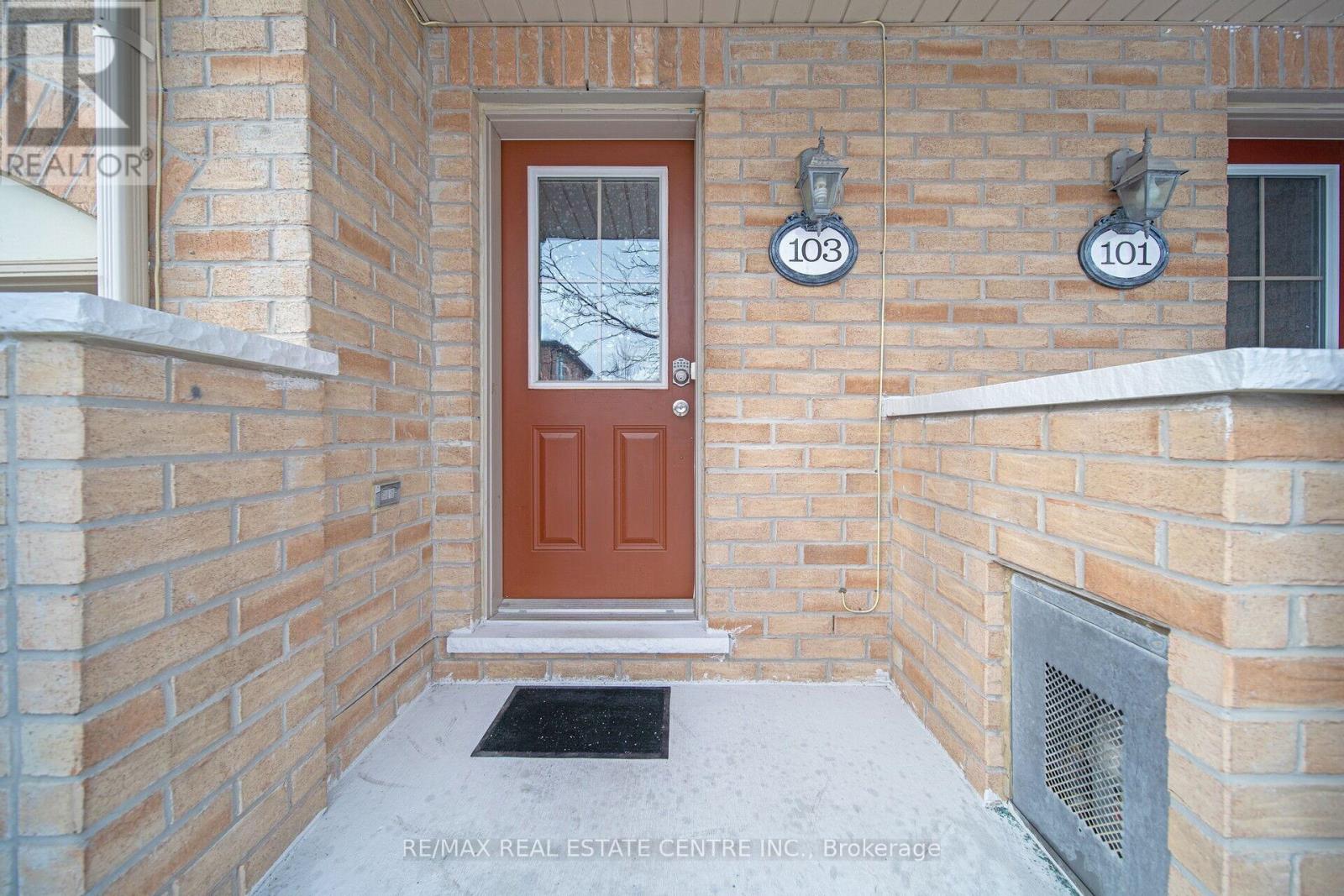 103 Cedar Lake Crescent, Brampton, Ontario  L6Y 0R1 - Photo 3 - W11955101