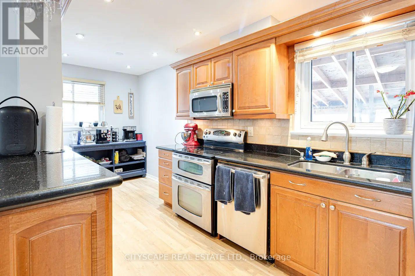 Property at 48 MANDARIN CRESCENT image 3