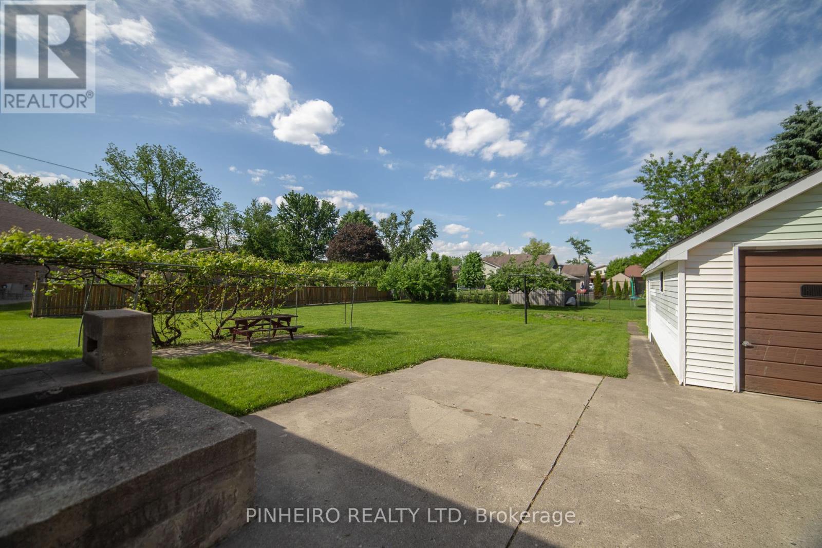 Photo 24 of 29 for 22566 Adelaide Street N