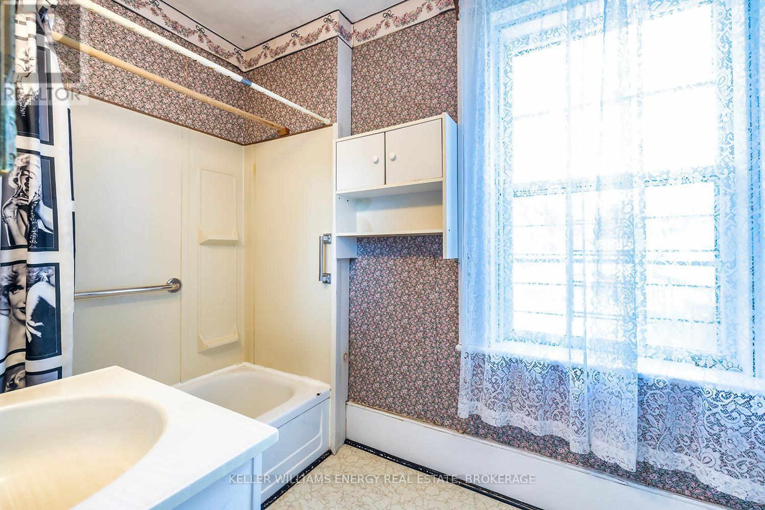 129 North Street, Clarington (Newcastle), Ontario  L1B 1H9 - Photo 24 - E11955351