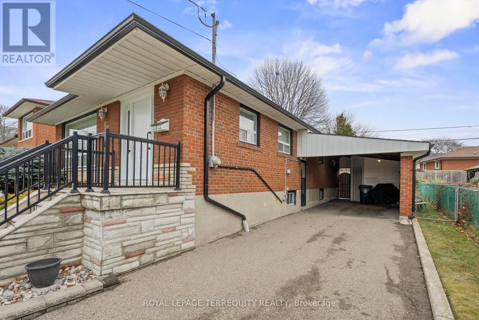 63 Packard Boulevard, Toronto, Ontario  M1P 4K6 - Photo 3 - E11955369