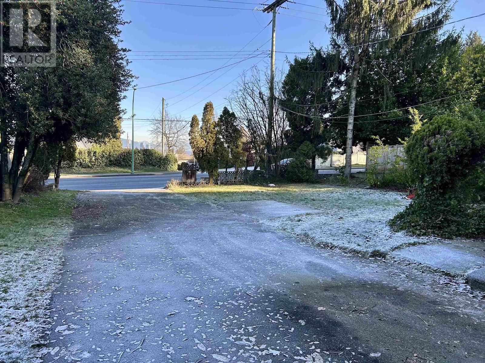 Listing Picture 6 of 6 : 6525 CANADA WAY, Burnaby / 本拿比 - 魯藝地產 Yvonne Lu Group - MLS Medallion Club Member