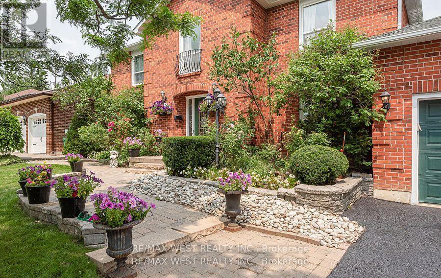 Property at 78 DAWNRIDGE TRAIL image 2