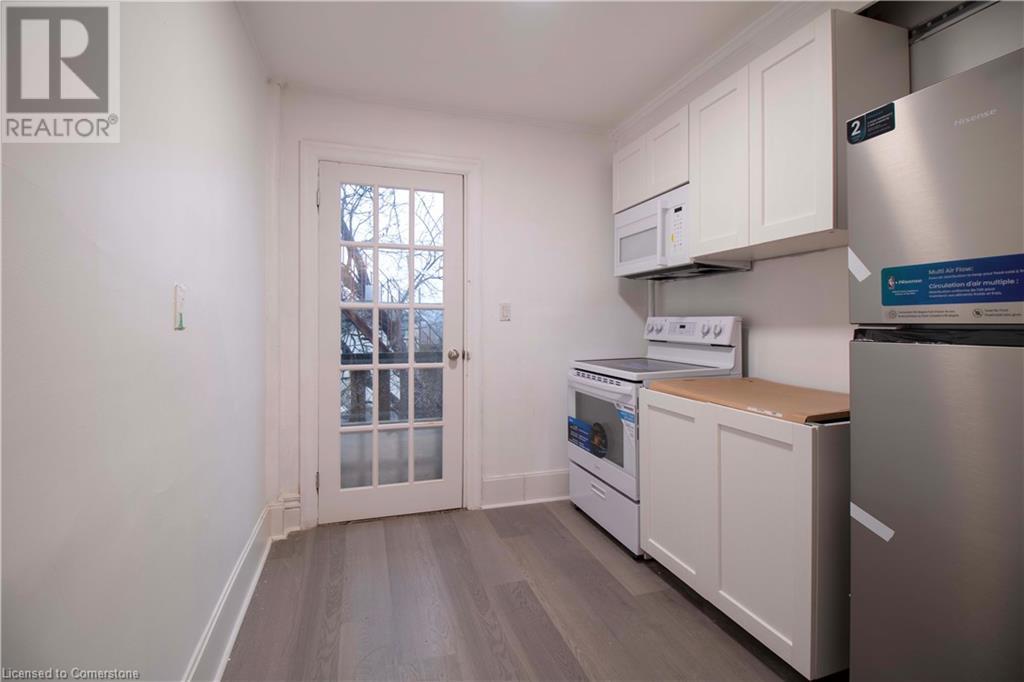 Property at 417 KING Street W image 4