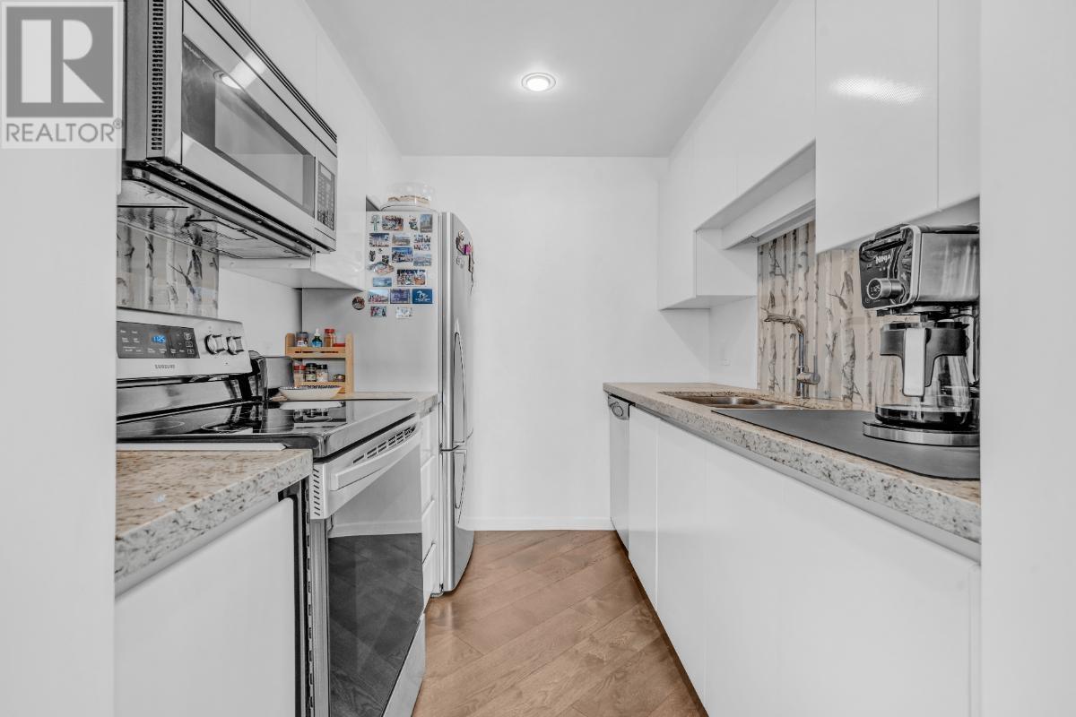 Listing Picture 10 of 26 : 1802 1155 HOMER STREET, Vancouver / 溫哥華 - 魯藝地產 Yvonne Lu Group - MLS Medallion Club Member