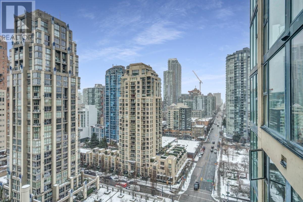 Listing Picture 14 of 26 : 1802 1155 HOMER STREET, Vancouver / 溫哥華 - 魯藝地產 Yvonne Lu Group - MLS Medallion Club Member