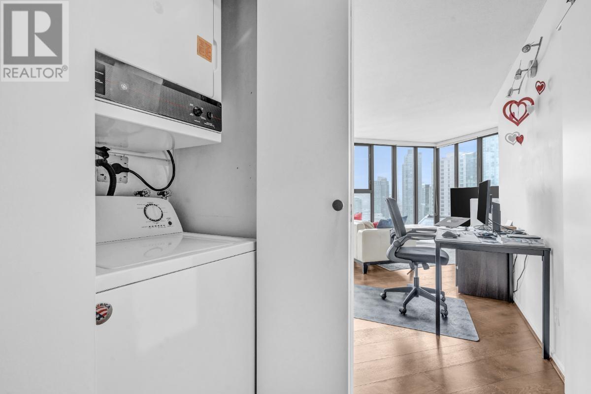 Listing Picture 15 of 26 : 1802 1155 HOMER STREET, Vancouver / 溫哥華 - 魯藝地產 Yvonne Lu Group - MLS Medallion Club Member