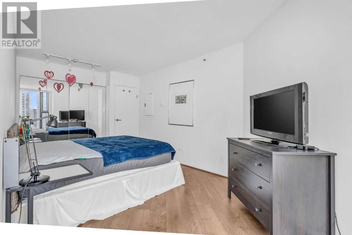 Listing Picture 17 of 26 : 1802 1155 HOMER STREET, Vancouver / 溫哥華 - 魯藝地產 Yvonne Lu Group - MLS Medallion Club Member