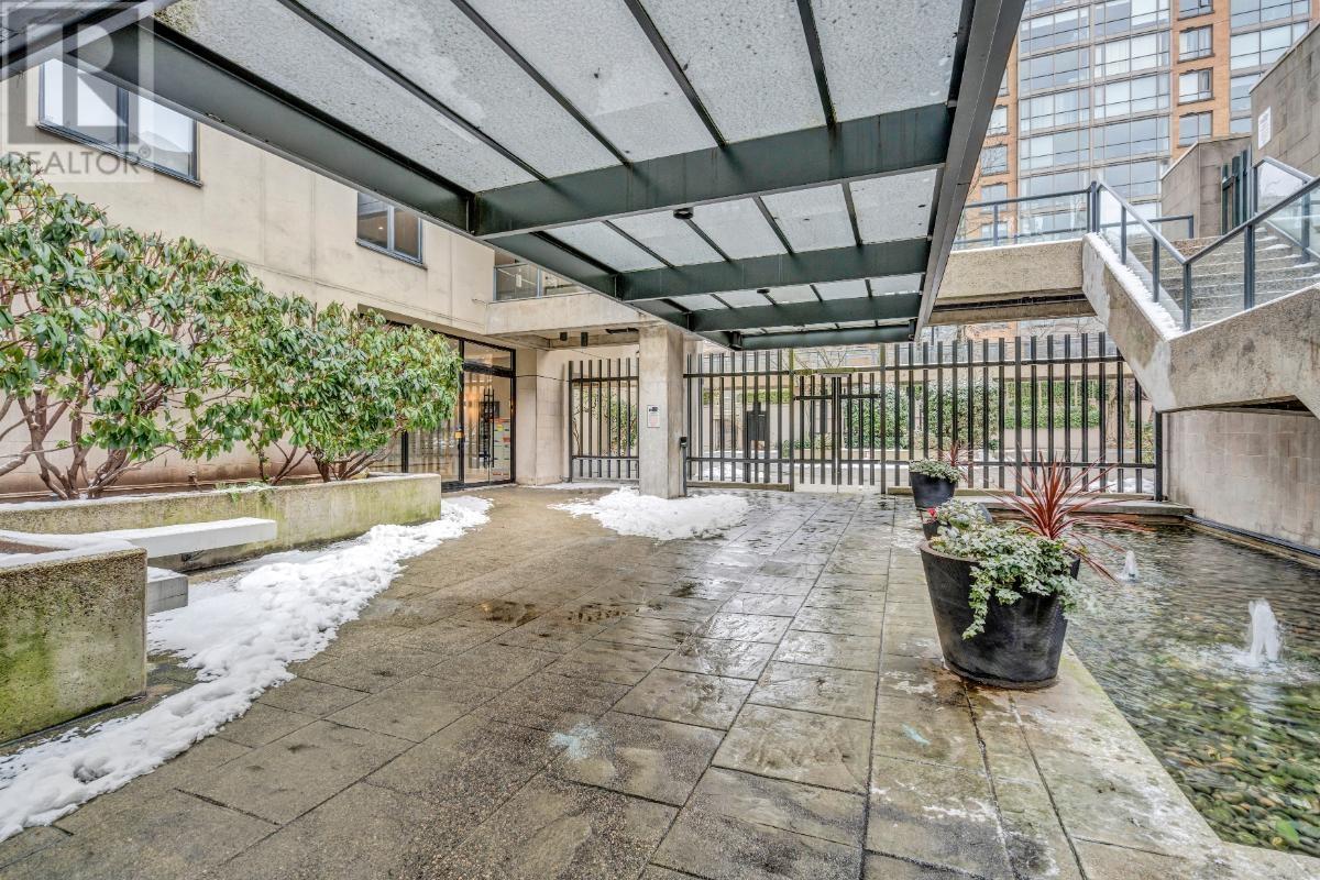 Listing Picture 2 of 26 : 1802 1155 HOMER STREET, Vancouver / 溫哥華 - 魯藝地產 Yvonne Lu Group - MLS Medallion Club Member