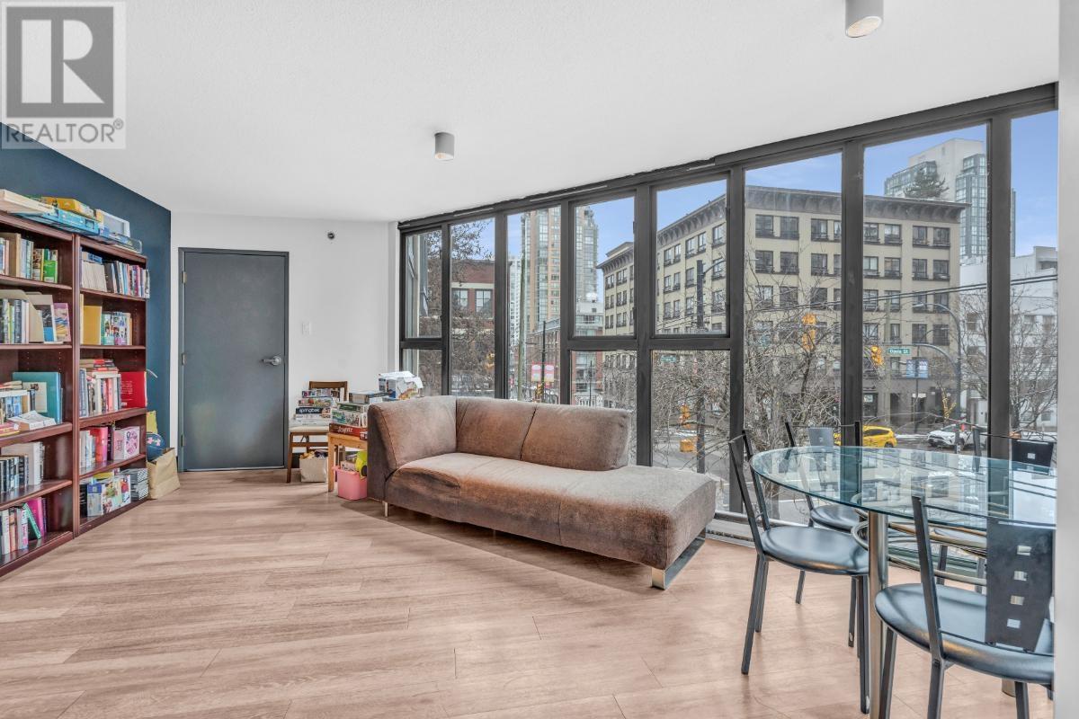 Listing Picture 22 of 26 : 1802 1155 HOMER STREET, Vancouver / 溫哥華 - 魯藝地產 Yvonne Lu Group - MLS Medallion Club Member