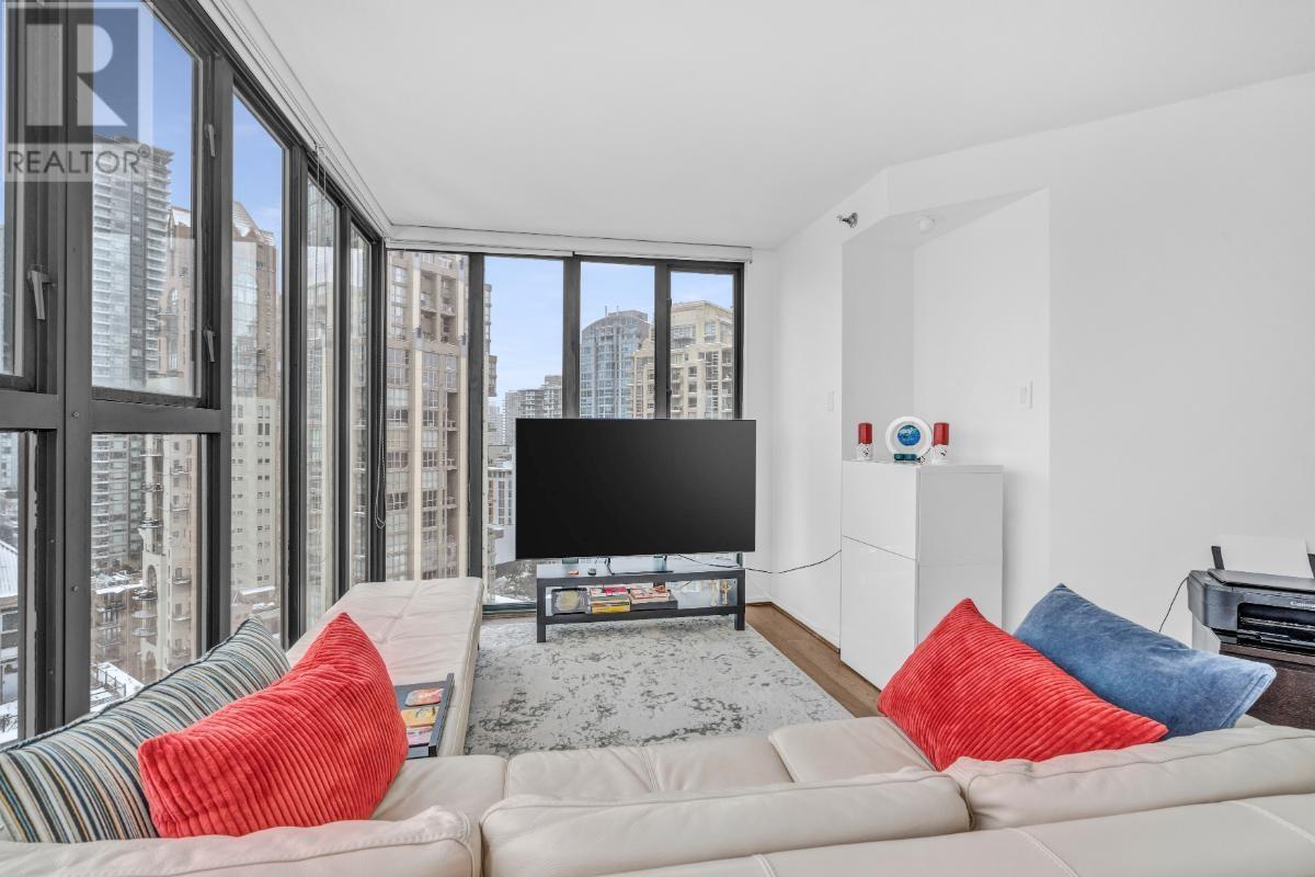 Listing Picture 7 of 26 : 1802 1155 HOMER STREET, Vancouver / 溫哥華 - 魯藝地產 Yvonne Lu Group - MLS Medallion Club Member