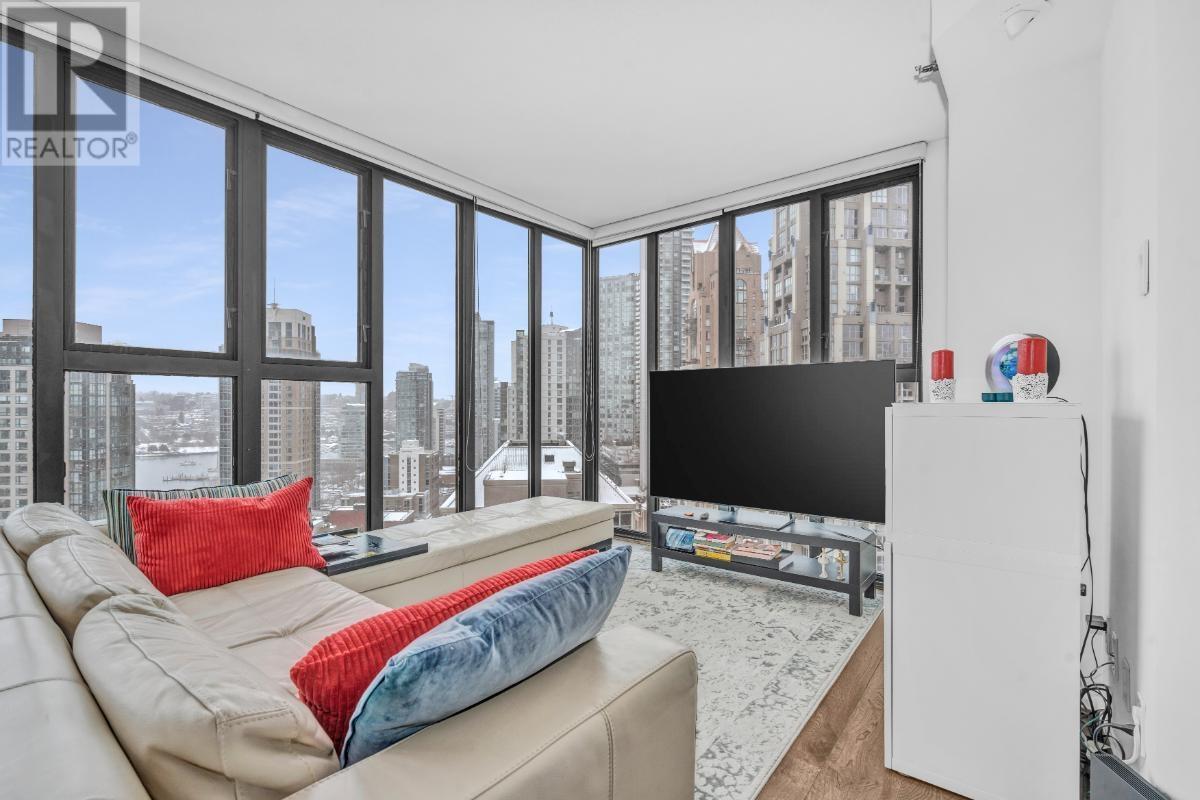 Listing Picture 8 of 26 : 1802 1155 HOMER STREET, Vancouver / 溫哥華 - 魯藝地產 Yvonne Lu Group - MLS Medallion Club Member